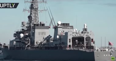 فيديو.. "تاكانامى" مدمرة يابانية تبحر إلى خليج عمان لحماية السفن التجارية
