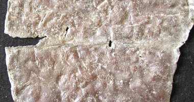 صور.. اكتشاف "رسائل الموت" فى ألواح ملعونة أسفل بئر مسمومة عمرها 2500 عام