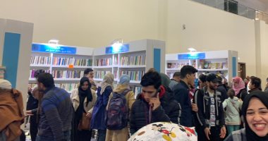 بـ5 جنيهات فقط.. عروض الكتب فى سور الأزبكية باليوم الأخير لمعرض الكتاب  - 