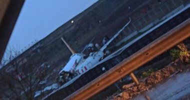 إصابة 52 ركبا تركياً فى تحطم طائرة مدنية بأحد مطارات مدينة إسطنبول