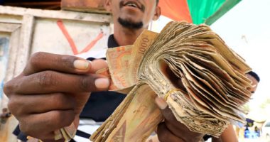 أسواق تبيع العملة بالكيلو فى الصومال