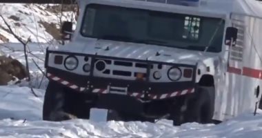 سيارة إسعاف "هامر" في روسيا للتعامل مع الحالات الحرجة فى الجليد.. فيديو