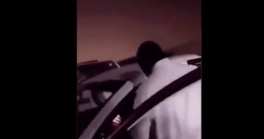 انتهاكات الدوحة.. قطرى يعتدى على سائق بالضرب ويبث الواقعة على تويتر..فيديو