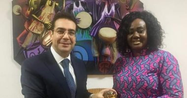 سفير مصر بأكرا يبحث مع وزيرة الثقافة الغانية سبل تعزيز التعاون بين البلدين