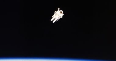 فى مثل هذا اليوم.. أول سير فى الفضاء بدون حبل