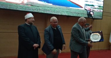 صور.. وزير الأوقاف يعلن إتاحة الفرصة لمدرسى الدين للعمل خطباء بالمساجد