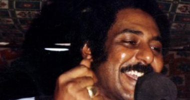 وفاة الفنان السودانى عبد العزيز المبارك عن عمر يناهز 69 عامًا