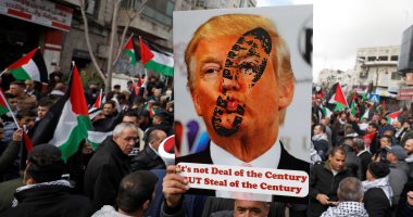 اشتباكات عنيفة خلال مظاهرات ضد خطة السلام الأمريكية فى الضفة الغربية