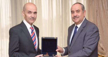  وزير الطيران المدنى يلتقى سفير دولة جورجيا بمصر     