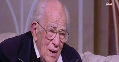 رشوان توفيق عن زوجته: "بعد 60 سنة.. أول مرة قالتلى بحبك قبل ما تموت بـ10 أيام" (فيديو) 