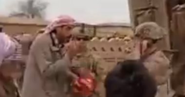 فيديو.. مواطن سورى يصرخ فى وجه جندى أمريكى "شو بدك بالبلد هون"
