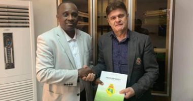  غينيا توقع مع المدرب الفرنسي ديديه سيكس عقد لمدة 3 سنوات 