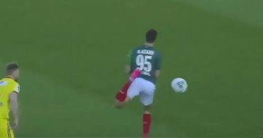 أزارو يصنع هدفًا بالكعب فى الدوري السعودي.. فيديو