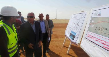 وزير النقل يتفقد مشروعي محوري دراو وكلابشة فوق النيل بأسوان (صور)