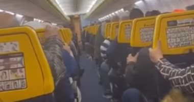 ركاب مغاربة يعيشون لحظات مرعبة فى طائرة متجهة لمطار بروكسل.. فيديو