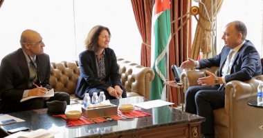 وزير الإعلام الأردنى يبحث مع السفيرة الفرنسية أوجه التعاون المشترك 