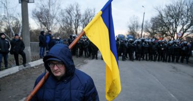 أوكرانيا: إصابة 9 من الشرطة فى هجوم على حافلة تقل مواطنين تم إجلاؤهم من ووهان