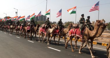 جنود الأمن بالهند أثناء مشاركتهم فى بروفة على الجمال قبل زيارة دونالد ترامب