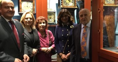وزيرة الهجرة تزور أول متحف عالمى للساعات أسسه رجل أعمال مصرى بشيكاغو