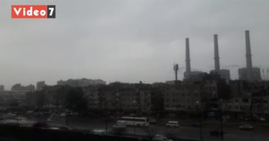 أمطار غزيرة تغرق طريق مصر - الإسكندرية الزراعي