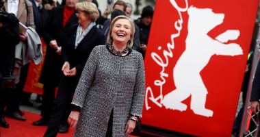 هيلاري كلينتون على السجادة الحمراء لفيلم Hillary بمهرجان برلين السينمائي    
