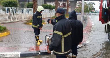 انتداب المعمل الجنائي لكشف أسباب حريق مخزن بمدينة نصر