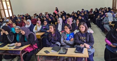 طلاب الثانوية بالسعيدية يطلقون مبادرة "إحنا معاك" لتدريب زملائهم على التابلت