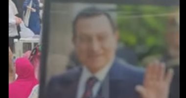 فيديو.. مواطن يهدى عمرة لروح الرئيس الراحل مبارك