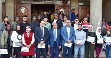 مجلس جامعة بنى سويف يكرم المشاركين بالملتقى الرياضى الأول بجامعة قناة السويس