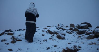 السعودية نيوز | 
                                            حدث فريد من نوعه.. تساقط الثلوج على مناطق جبلية بالسعودية.. فيديو
                                        