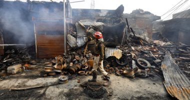 السيطرة على حريق سوق إطارات بالهند بعد اشتباكات قانون الجنسية 