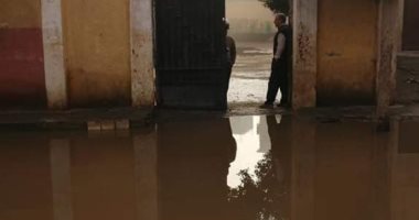 رئيس مدينة شبين القناطر: إصلاح كسر خط مياه داخل معهد الشوبك الابتدائى
