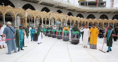 الشيخ السديس يتفقد أعمال تطيهر وتعقيم المسجد الحرام والنبوي
