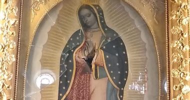تصرف غريب.. مكسيكى يدمر لوحة لمريم العذراء فى كنيسة.. والسبب دعواته لم تستجب