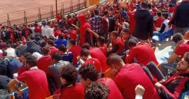 توافد جماهير الأهلي على استاد القاهرة قبل ساعات من مباراة صن داونز.. صور