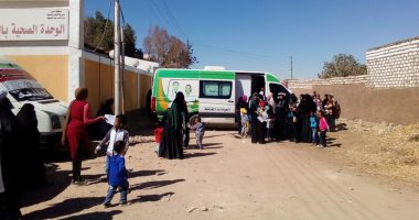 "صحة المنيا" تنظم قافلة طبية لخدمة أهالى قرية الشيخ عبادة بمركز ملوى
