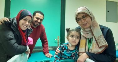 صور.. فريق طبى مصرى ينقذ حياة طفلة فى جراحة نادرة بمستشفى جامعة عين شمس