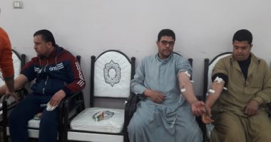 صور.. شباب قرية ميت ربيعة بالشرقية يتبرعون بالدم لصالح المرضى