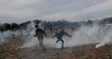 اشتباكات بين المهاجرين وقوات الأمن على الحدود اليونانية التركية