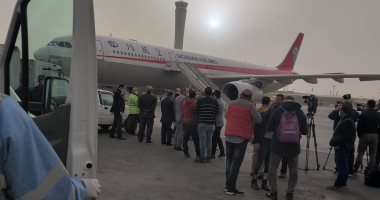 مطار القاهرة يفرض إجراءات مشددة على ركاب طائرة قادمة من الصين 