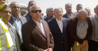 وزير  النقل يصل المنيا ويتفقد محور سمالوط الحر والطريق الصحراوى