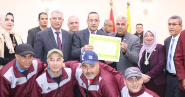 محافظ شمال سيناء يكرم طلاب التربية الخاصة الفائزين في مسابقات الجمهورية
