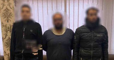 ضبط 3 متهمين سرقوا 400 ألف جنيه من مندوب صرف في الإسكندرية