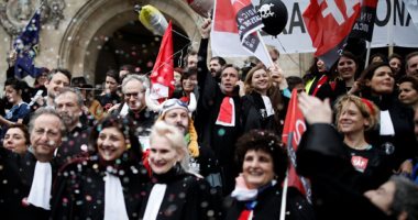إضراب للمحامين فى فرنسا احتجاجا على قوانين التقاعد