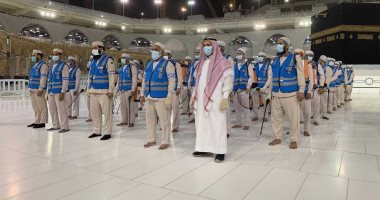 رئاسة الحرمين: 450 عاملًا لتعقيم المسجد الحرام بـ1800 لتر معقمات يوميًا - 