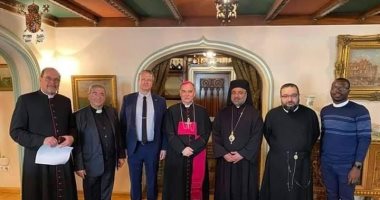 مطران الأقصر الكاثوليكى يلتقى سفيرا المجر والفاتيكان للتحضير لمؤتمر كنسى دولى