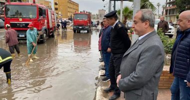 صور.. مدير أمن الغربية يتابع عمليات شفط مياه الأمطار بالشوارع