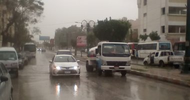 صور.. سيارات كسح المياه ترفع مياه الأمطار الغزيرة في المنيا