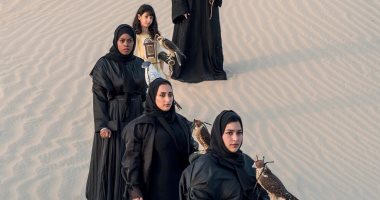 نساء اقتحمن رياضة الرجال.. صقّارة من الإمارات على غلاف عدد مارس لمجلة "فوج"
