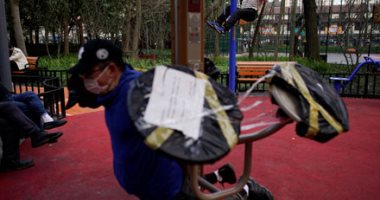 أهالى شنغهاى يتحدون كورونا بممارسة الرياضة فى الحدائق العامة